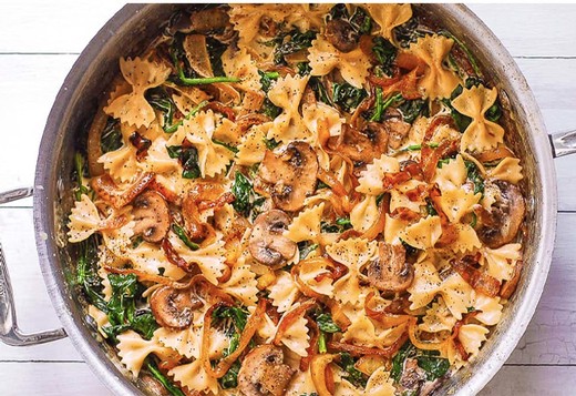 Farfalle Pasta with Spinach, Mushrooms, and Caramelized Onions